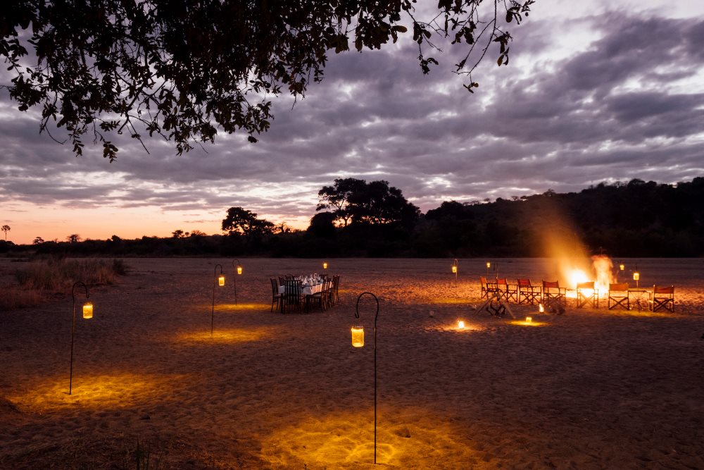 The dry Mwagusi river-bed makes for a special dining location.