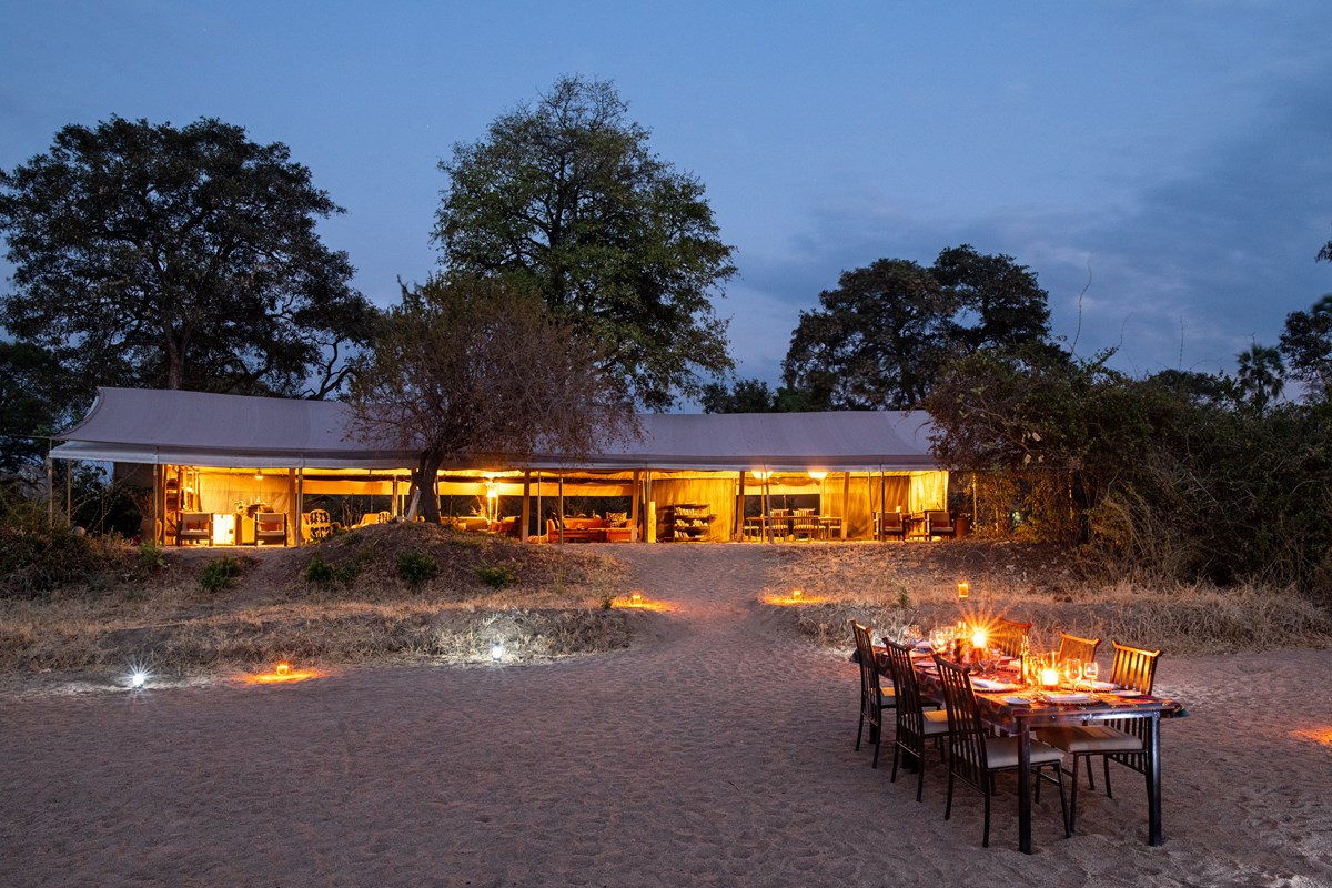 10A) Kwihala Dinner Under The Stars On The River Bed