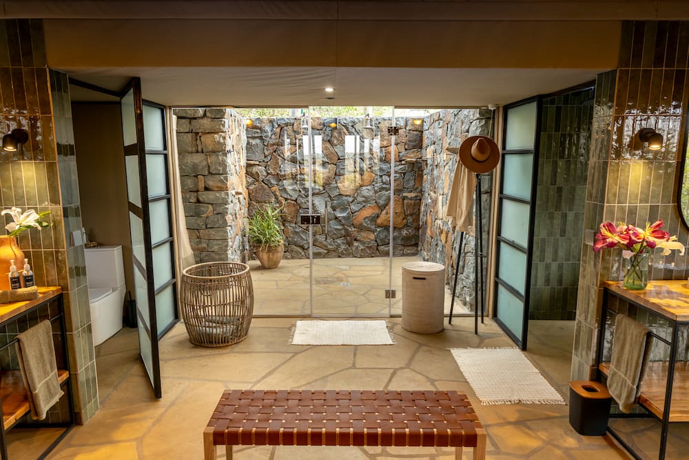 The family suites feature full bathrooms, complete with outdoor showers.