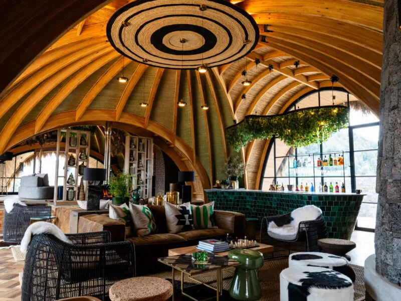 Wilderness Bisate Guest lounge and bar area interior