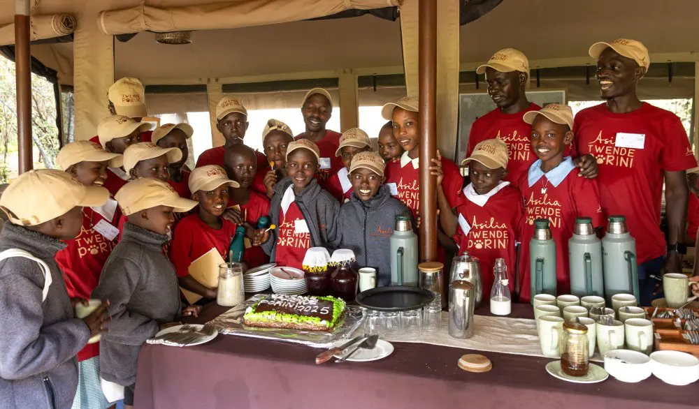 Children and staff gather for afternoon tea during Twende Porini.