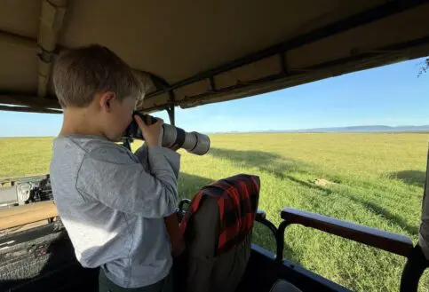 Rupert photographing a cheetah in the Mara Naboisho Conservancy.