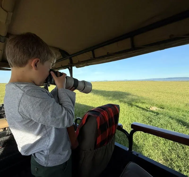 Rupert photographing a cheetah in the Mara Naboisho Conservancy.