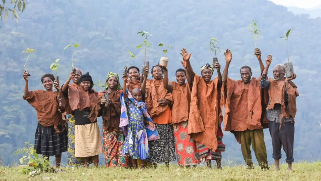 batwa community bwindi uganda