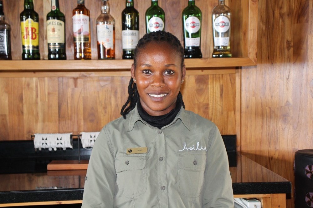 A front profile shot of Doris in the Sayari bar area.